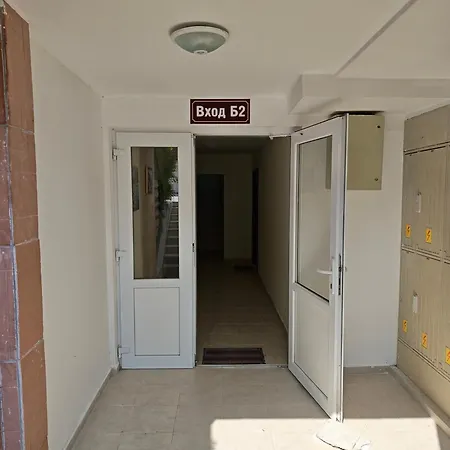 With Free Pool And Parking Space Апартаменти
