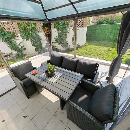 With Free Pool And Parking Space Апартаменти